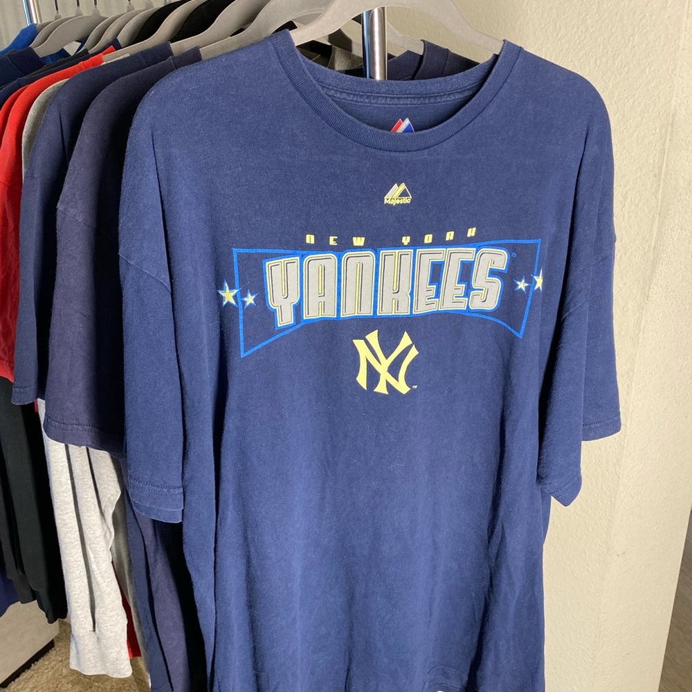 New York Yankees Majestic T-Shirt
size: XXL